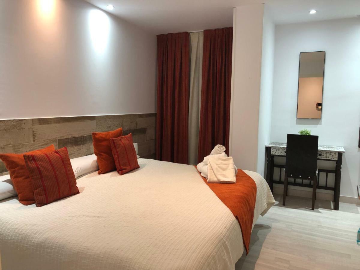 Hotel Tres Estrellas Casa Maribona Gela El Puente  Eksteriør billede