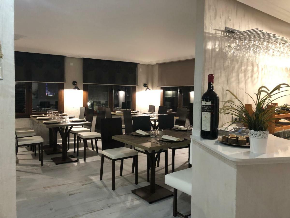 Hotel Tres Estrellas Casa Maribona Gela El Puente  Eksteriør billede